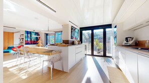 Mikrowelle, Ofen, Herdplatte, Geschirrspüler