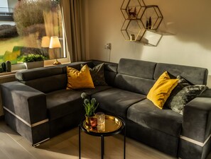 TV - Apartment 'Mellies' with Private Terrace, Garden and Wi-Fi (Willingen (Upland))