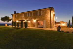 Exterior - Villa in Magliano In Toscana with 8 bedrooms sleeps 17 (Magliano In Toscana)