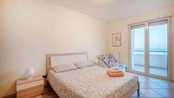 Fer et planche Ă repasser, Wi-Fi, draps fournis