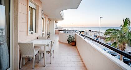 'Rosato 14–Balcony Over the Sea' Apartment with Sea View, Wi-Fi and Air Conditioning