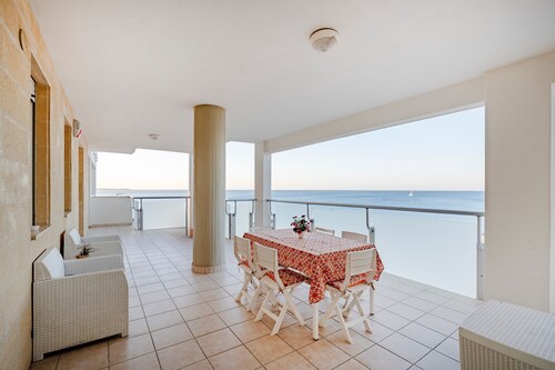 Appartement 'Rosato 60-terrasse sur la mer' avec vue mer, Wi-Fi et climatisation