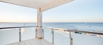 Rosato 60 – Sea View Apartment with Terrace, Wi-Fi, and Air Conditioning