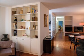 Apartamento luxo, vista para a cidade | Área de estar