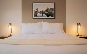 2 bedrooms, iron/ironing board, WiFi, bed sheets - w* | Signature Balcony 2BR in Miraflores (Miraflores)
