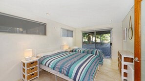 4 bedrooms, iron/ironing board, Internet, bed sheets - Norfolk Beach House - Modern (COPACABANA)