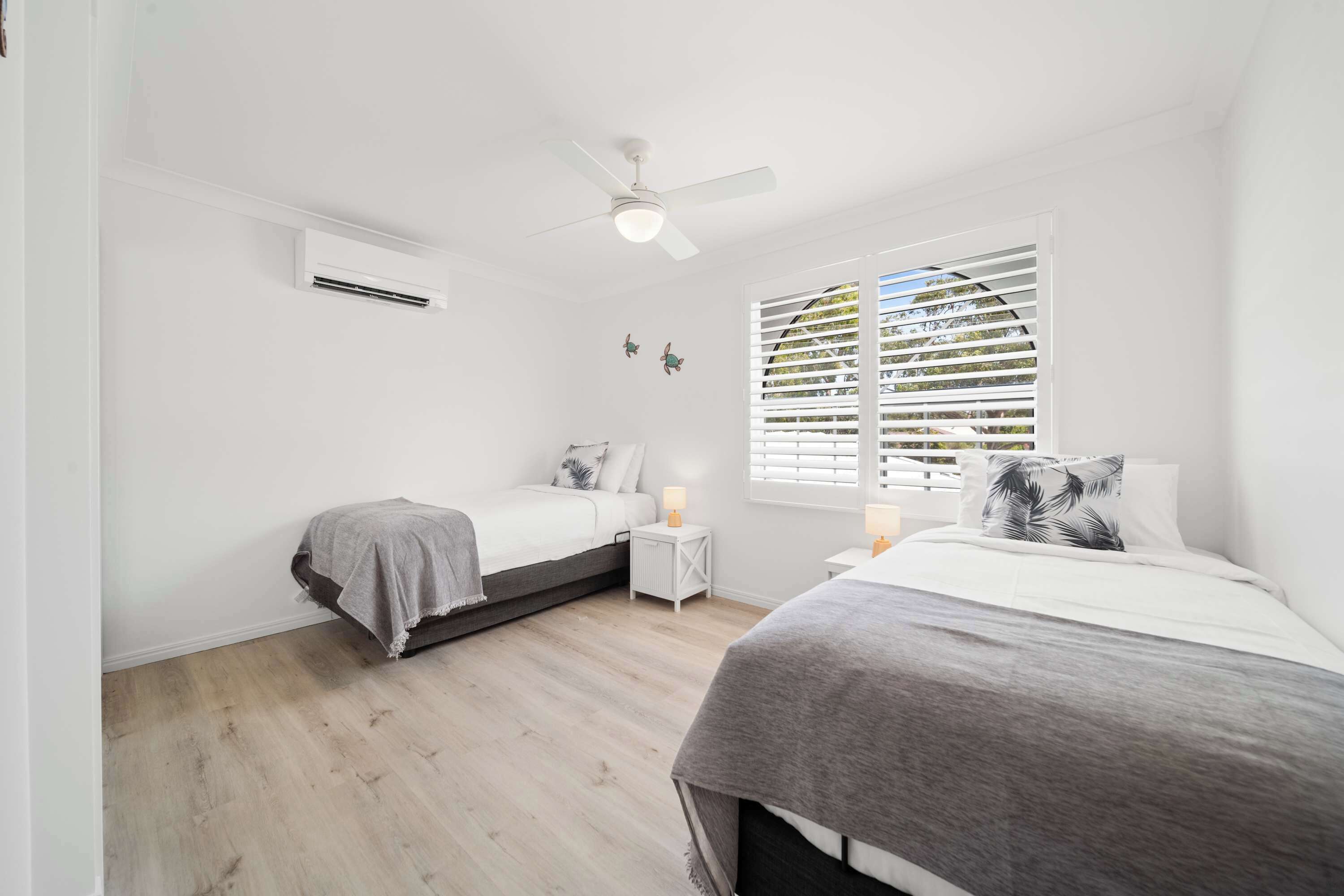 4 bedrooms, desk, iron/ironing board, travel crib