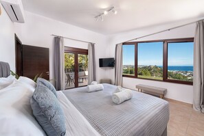 4 bedrooms, in-room safe, iron/ironing board, free WiFi