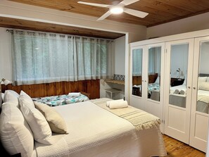 5 Schlafzimmer, Bügeleisen/Bügelbrett, Internetzugang, Bettwäsche