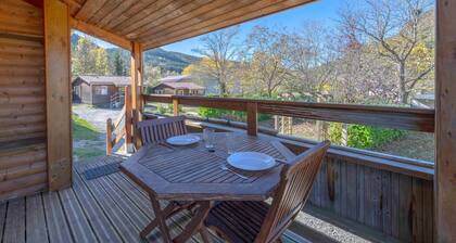 Chalet 'Montana 2- 4pers' with Mountain View and Wi-Fi