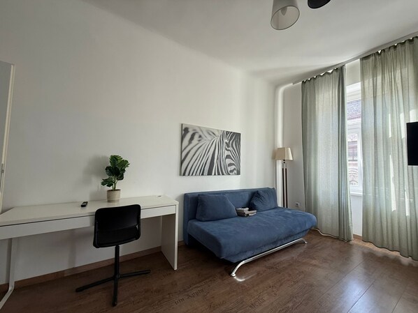 Basic Apartment | Interior
