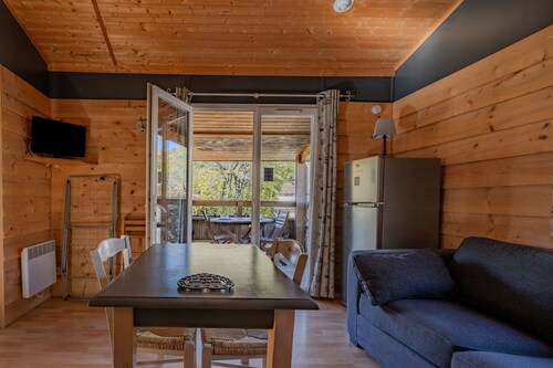 Chalet Montana 1 - 4 Personnes avec Terrasse Privée et Wi-Fi