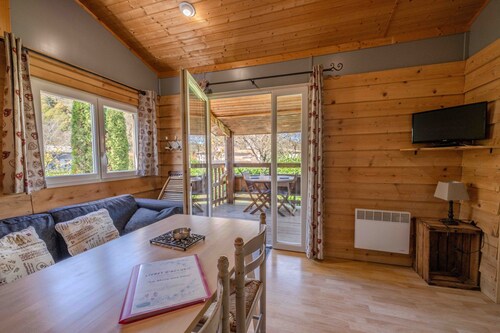 Chalet 'Montana PMR 4 Pers' avec terrasse partagée et Wi-Fi