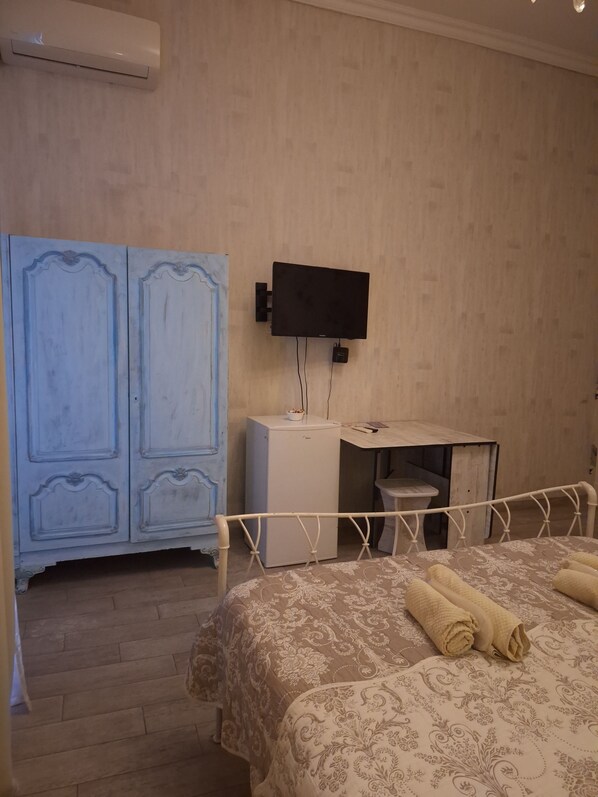 Standard-Doppelzimmer | Minibar, kostenloses WLAN, Bettwäsche