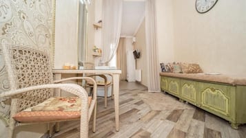 Junior Studio, Patio | Minibar, free WiFi, bed sheets