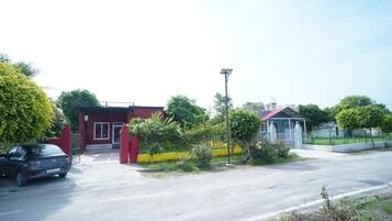 Fachada da propriedade