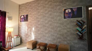 Executive Suite, Garden View | Living area