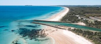 "Bills Place" @ Brunswick - House - Sleeps 6 - Walk to Beach, Creek & Main Town