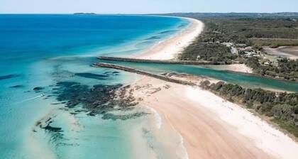 "Bills Place" @ Brunswick - House - Sleeps 6 - Walk to Beach, Creek & Main Town