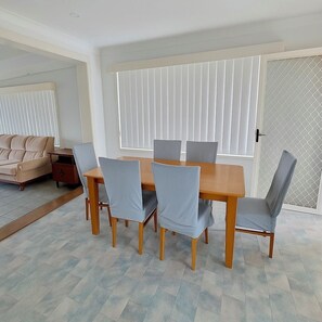 تناول الطعام