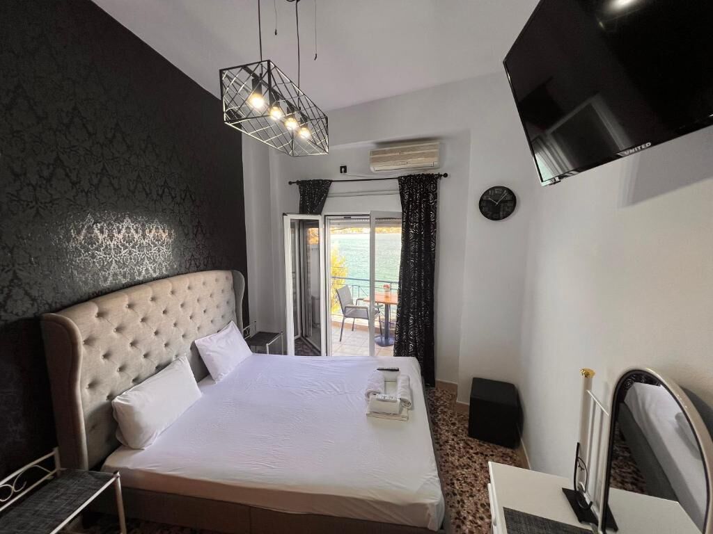 Two-Bedroom Apartment with Balcony and Sea View (16) | Iron/ironing board, free WiFi, bed sheets