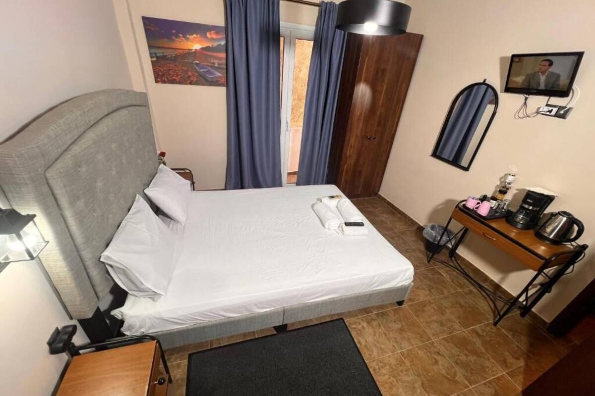 Budget Double Room | Iron/ironing board, free WiFi