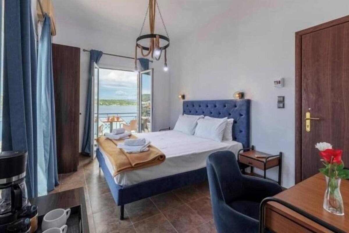 Junior Suite with Sea View | Iron/ironing board, free WiFi