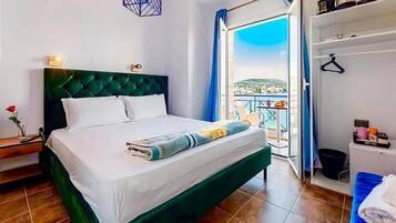 Junior Suite with Sea View (3) | Iron/ironing board, free WiFi, bed sheets