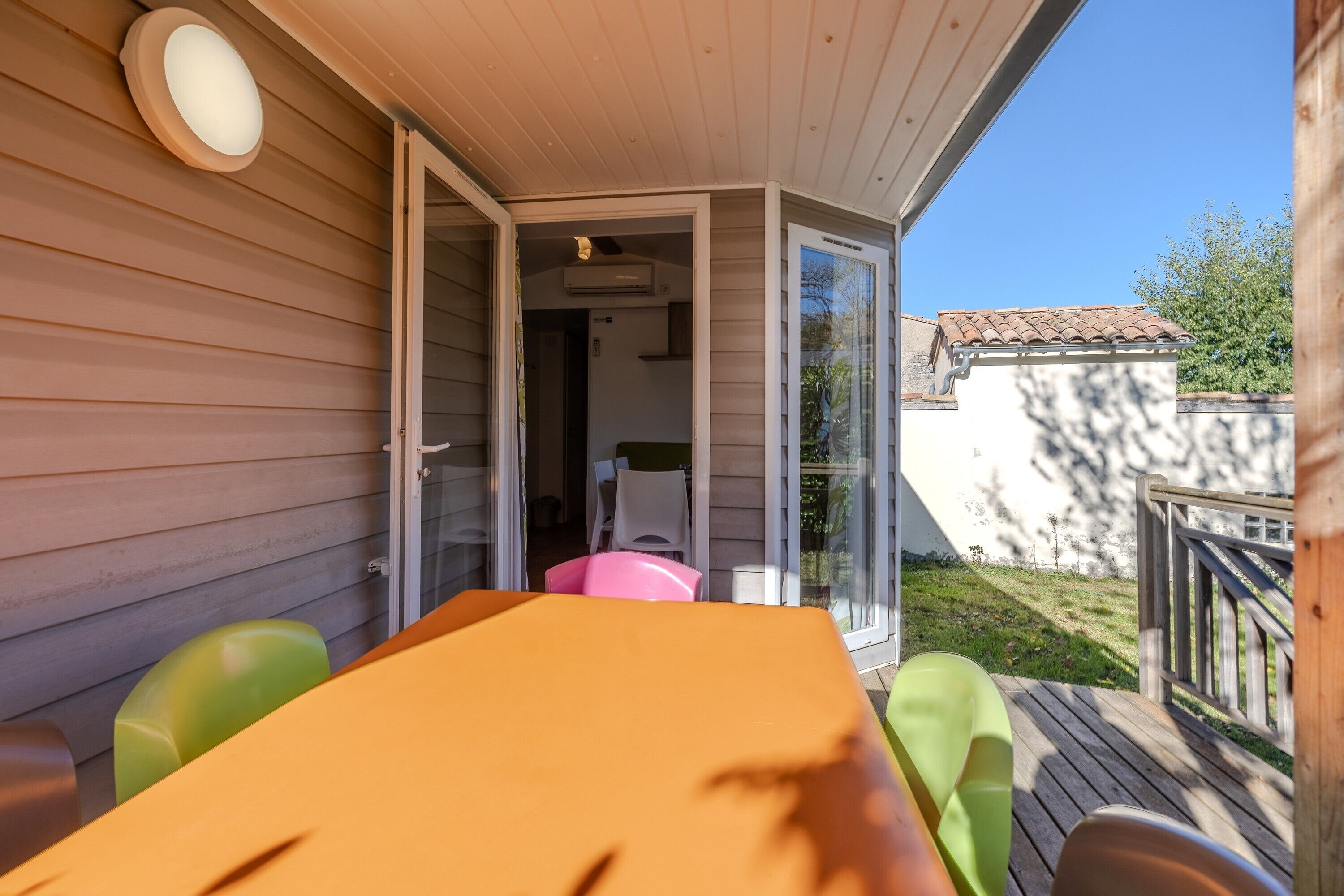 屋外ダイニングエリア