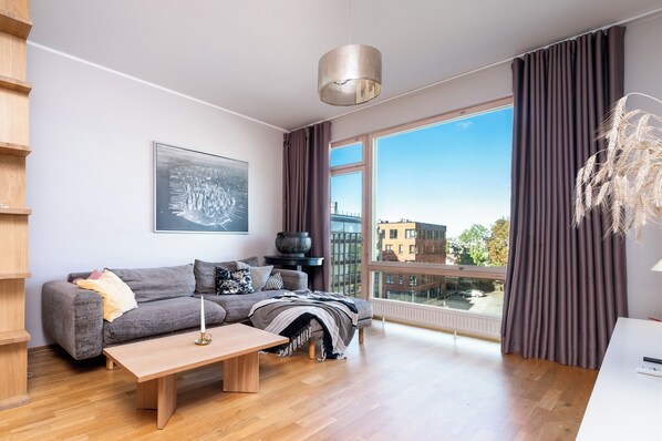 Living area - 2BR/Balcony/parking garage/Wi-Fi/next to Old Town (Tallinn)