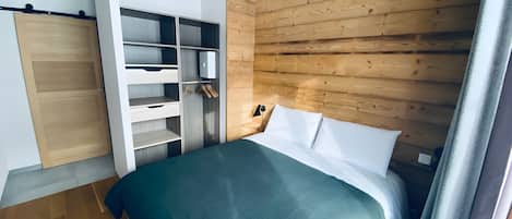 1 camera, Wi-Fi, lenzuola