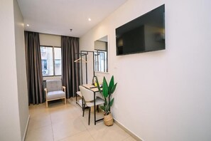 Deluxe Queen Room | Skrivbord och gratis wi-fi