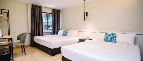 Deluxe Family Room | Desk, soundproofing, free WiFi