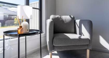 Where Spring Lives — A Quiet Home in the Suburbs