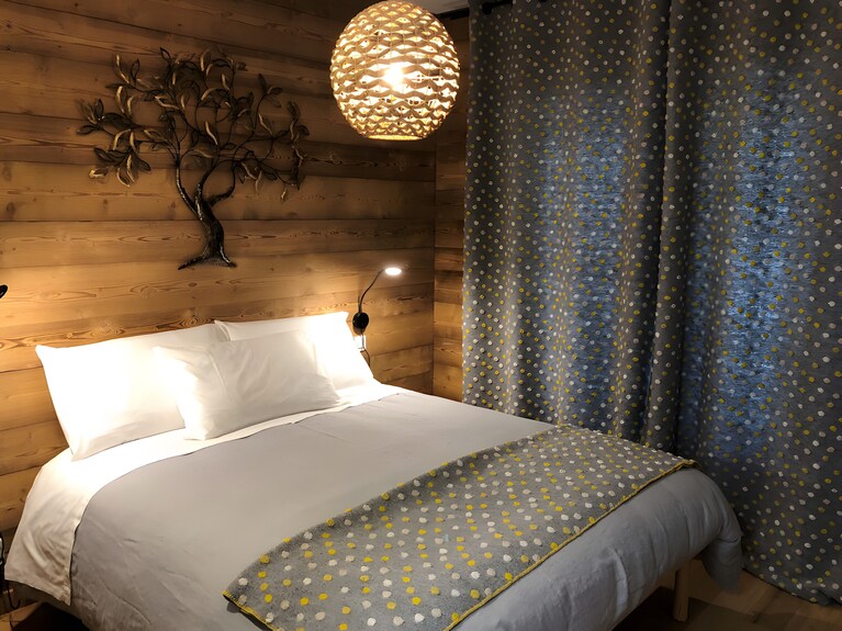 Chambre Dhôtes « La Baïta De La Foux - Chambre 1 » Avec Vue Montagne, Terrasse Partagée Et Wi-fi - Allos