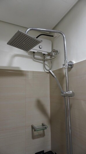 Standard-Apartment | Badezimmer