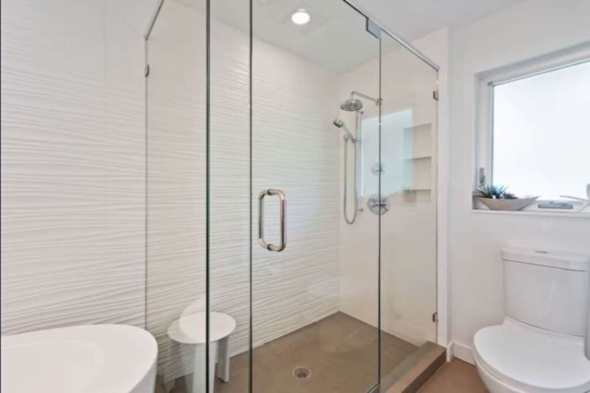 Photo 19 of Modern, Luxurious Villa in Park Shore w/Private Beach Access & Heated Pool