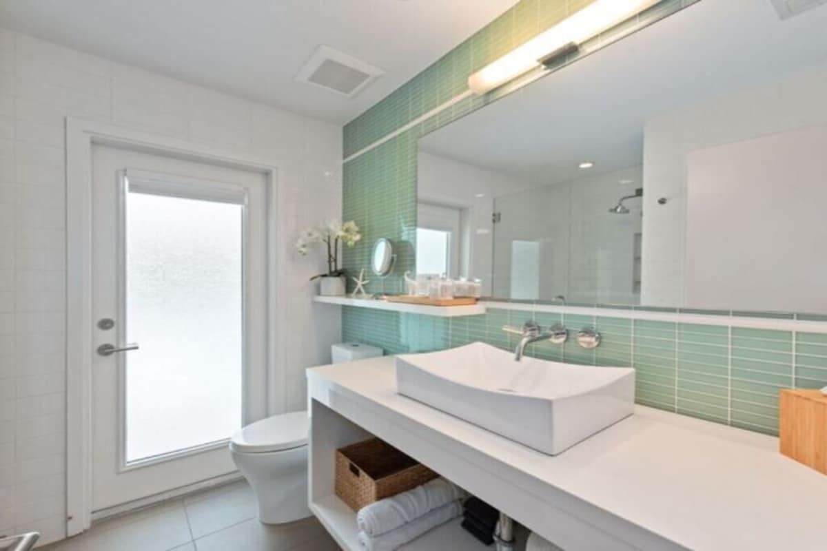 Photo 24 of Modern, Luxurious Villa in Park Shore w/Private Beach Access & Heated Pool