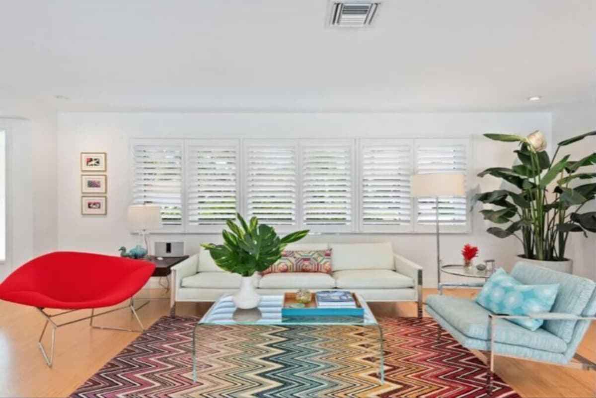 Photo 2 of Modern, Luxurious Villa in Park Shore w/Private Beach Access & Heated Pool