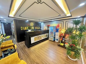 Lobby sitting area - Diamond Hotel (Long Bien)