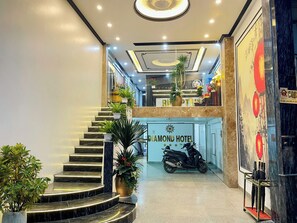 Property entrance - Diamond Hotel (Long Bien)