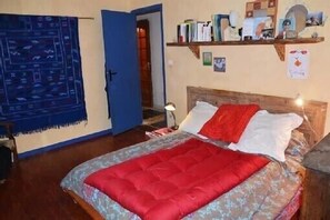 3 chambres, fer et planche à repasser, Wi-Fi, draps fournis