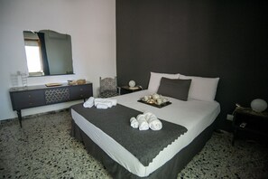 3 chambres, bureau, Wi-Fi, literie fournie