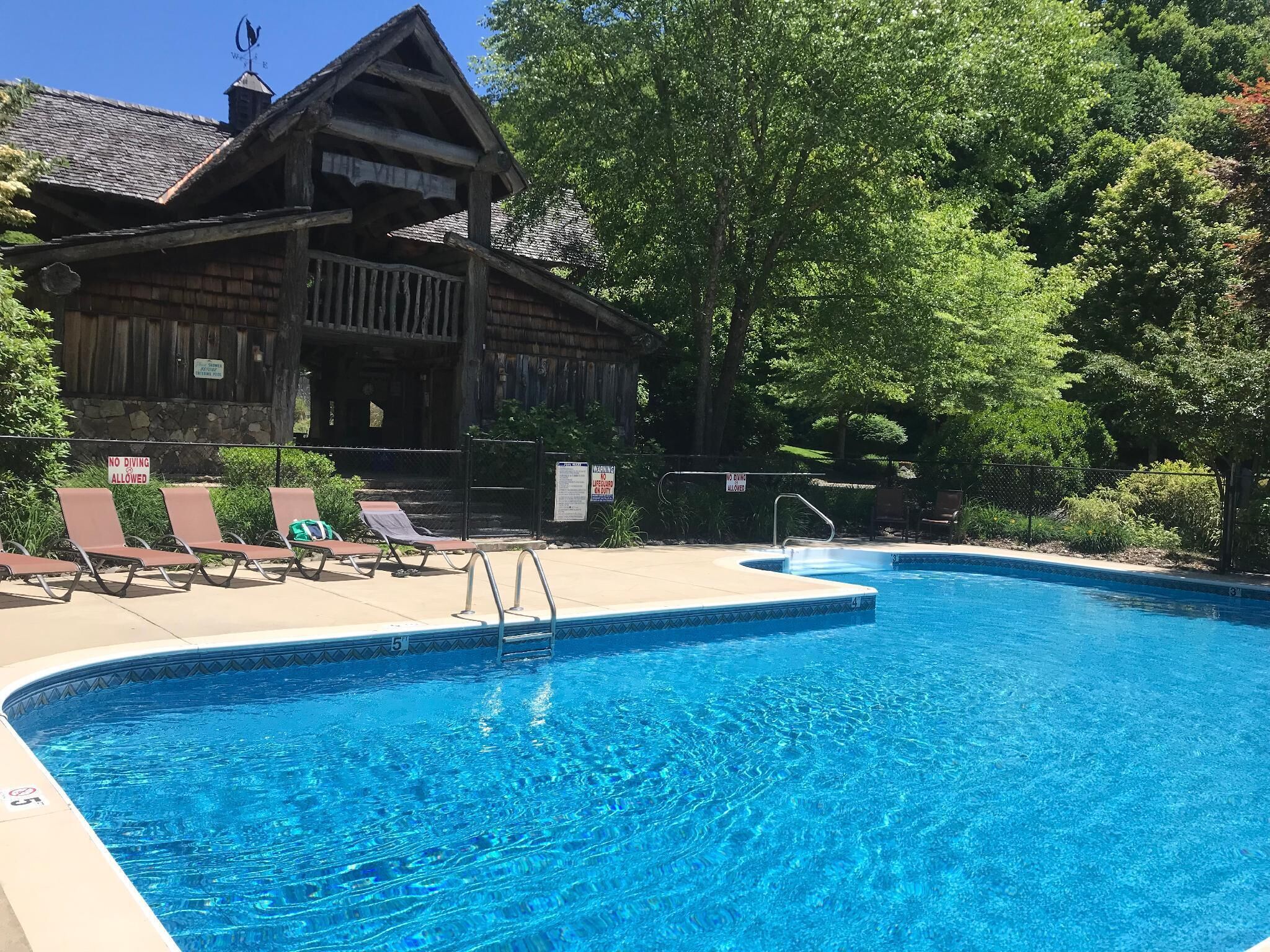 Et oppvarmet basseng