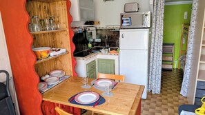 Microwave, stovetop