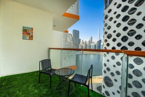 Property grounds - Luxury 1BHK | 3 Balconies | Canal & Burj Khalifa View | Dubai Mall 
 (Dubai)