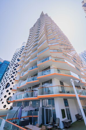 Exterior - Luxury 1BHK | 3 Balconies | Canal & Burj Khalifa View | Dubai Mall 
 (Dubai)