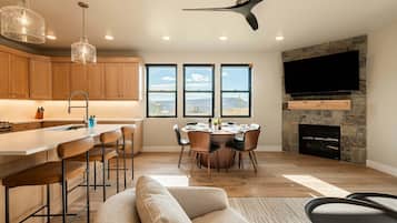 Smart TV, fireplace, table tennis