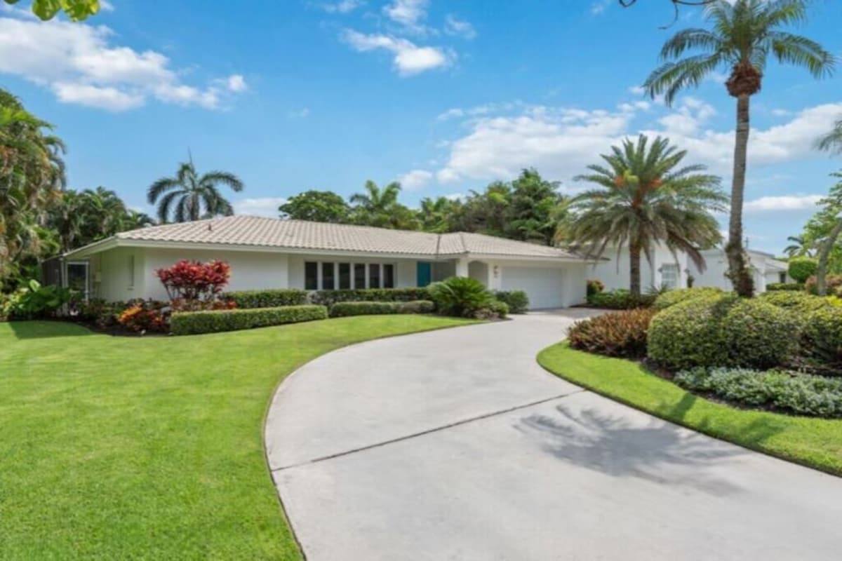Photo 26 of Modern, Luxurious Villa in Park Shore w/Private Beach Access & Heated Pool