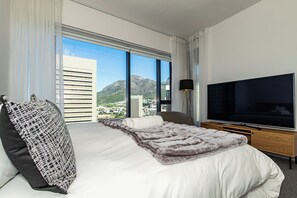 Blackout curtains, iron/ironing board, free WiFi - The Rubik Luxury One Bedroom (Cape Town)